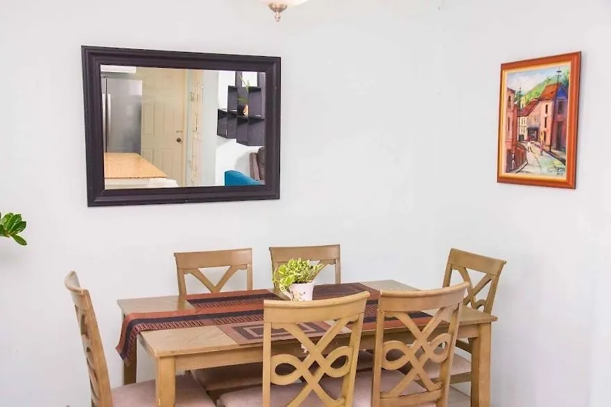 Tranquil Oasis In Mona Villa Kingston 0*,