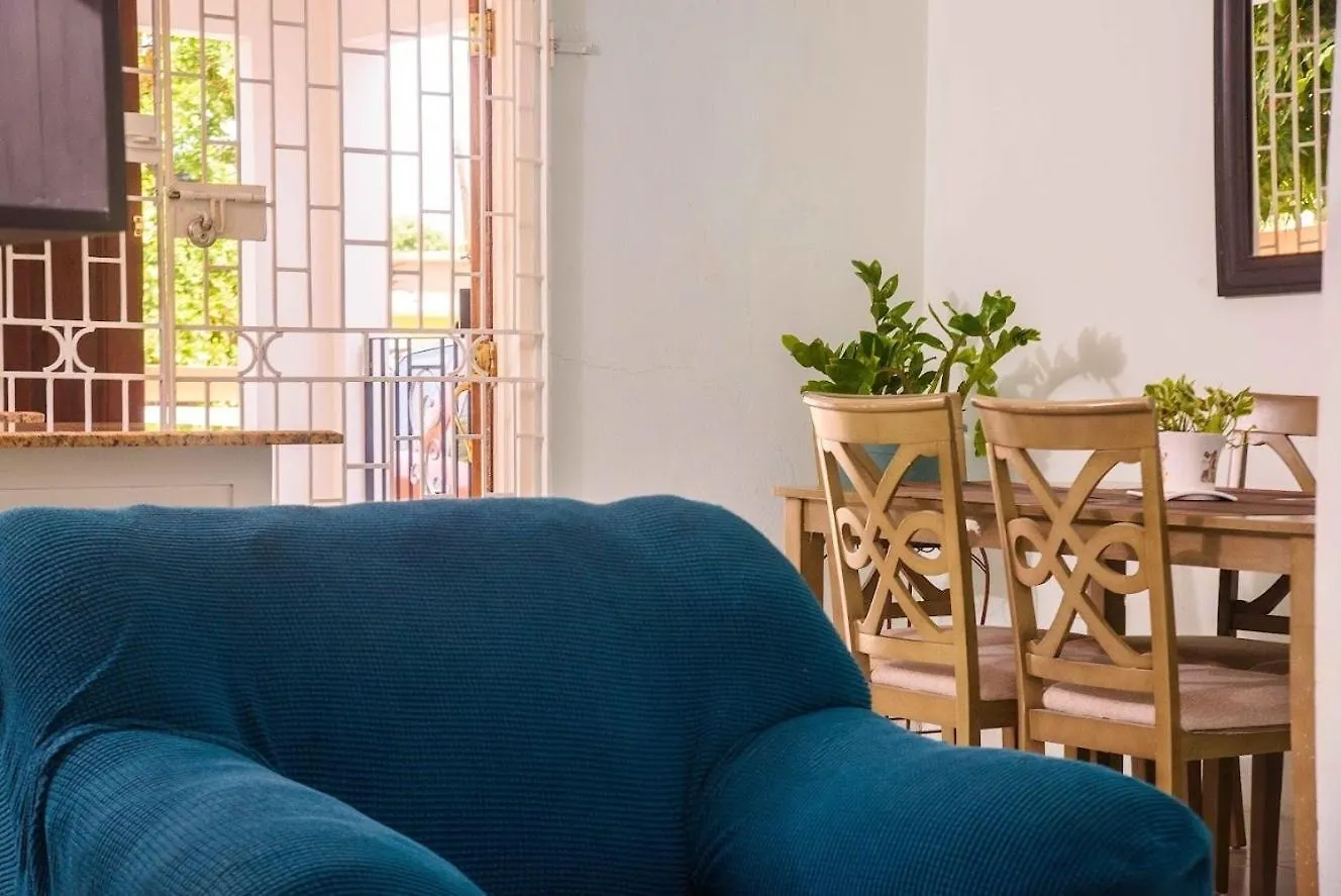 Tranquil Oasis In Mona Villa Kingston Vakantiehuis